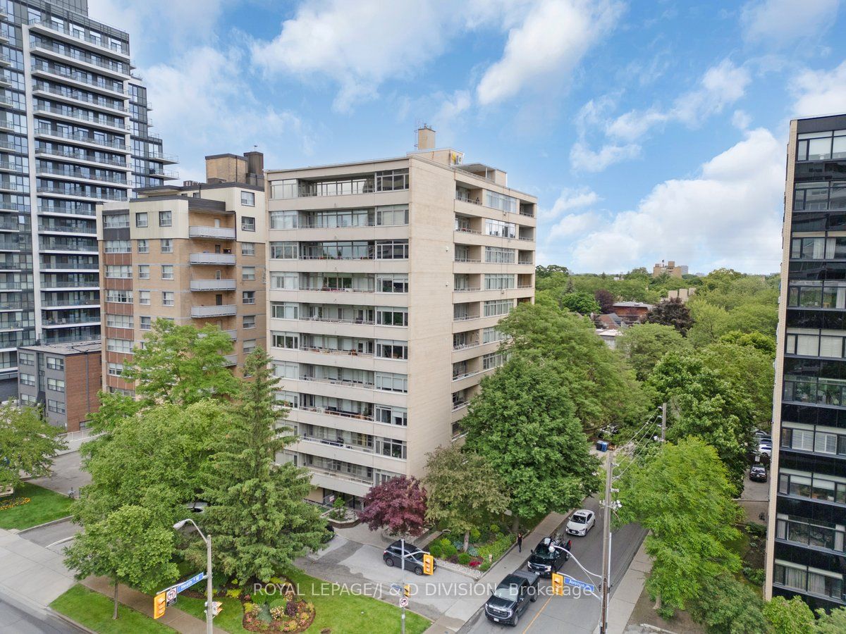 581 Avenue Rd, Unit 404